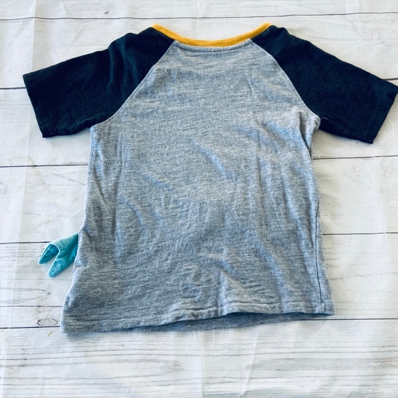 💔SOLD💔Shark Raglan Tee - Picture 5 of 5